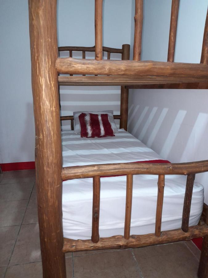 Hostal Blood Moon Rio Dulce Exterior photo